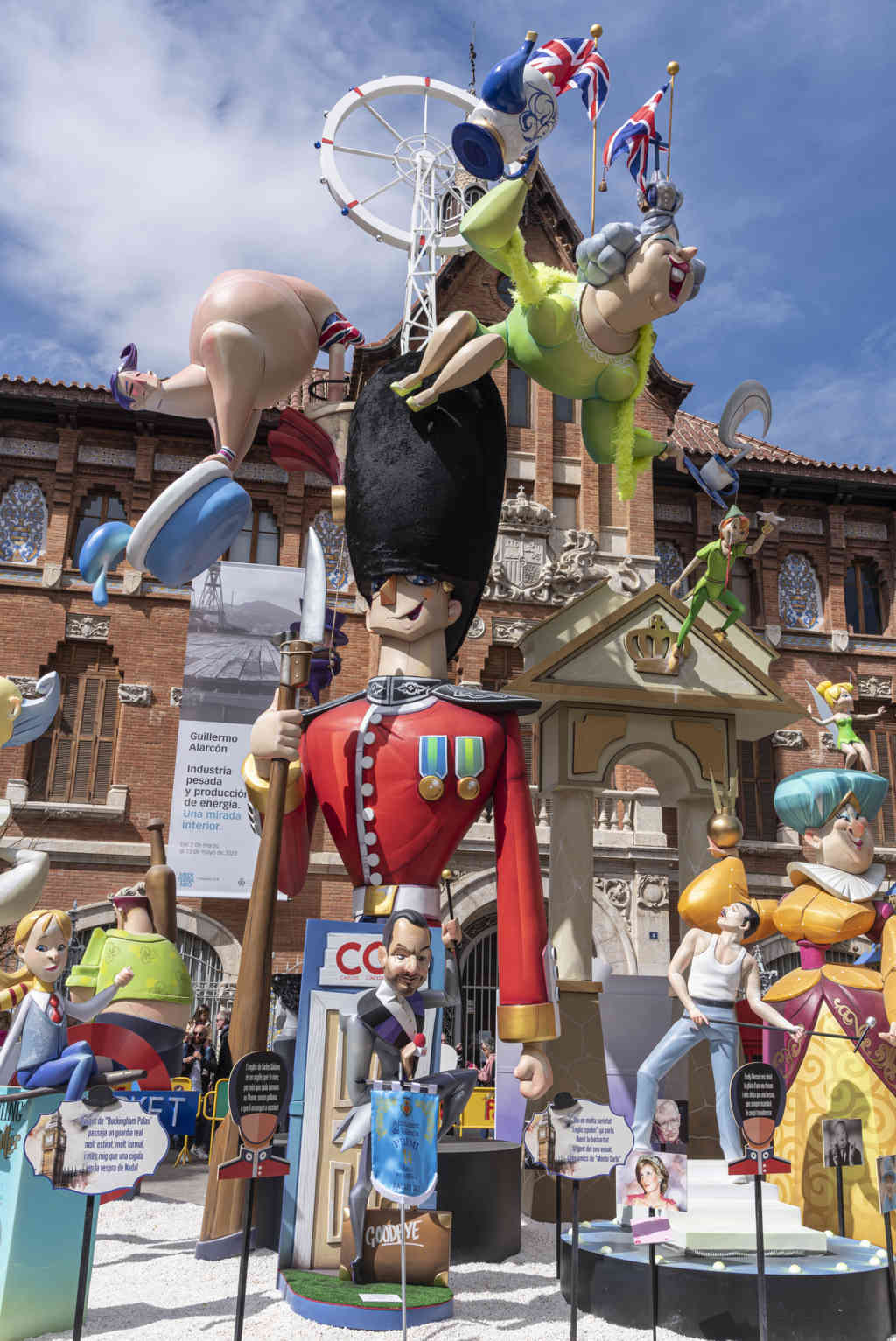 Valencia - fallas 2023 - falla Mercado Central - Inglis pitinglis 02.jpg